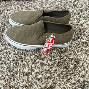 NWT Vans